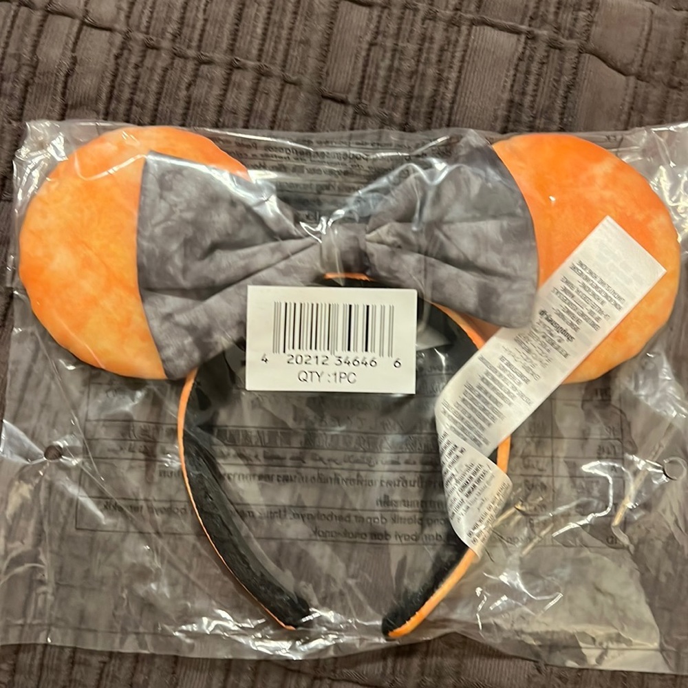 Brand new Minnie Ears Halloween 2022